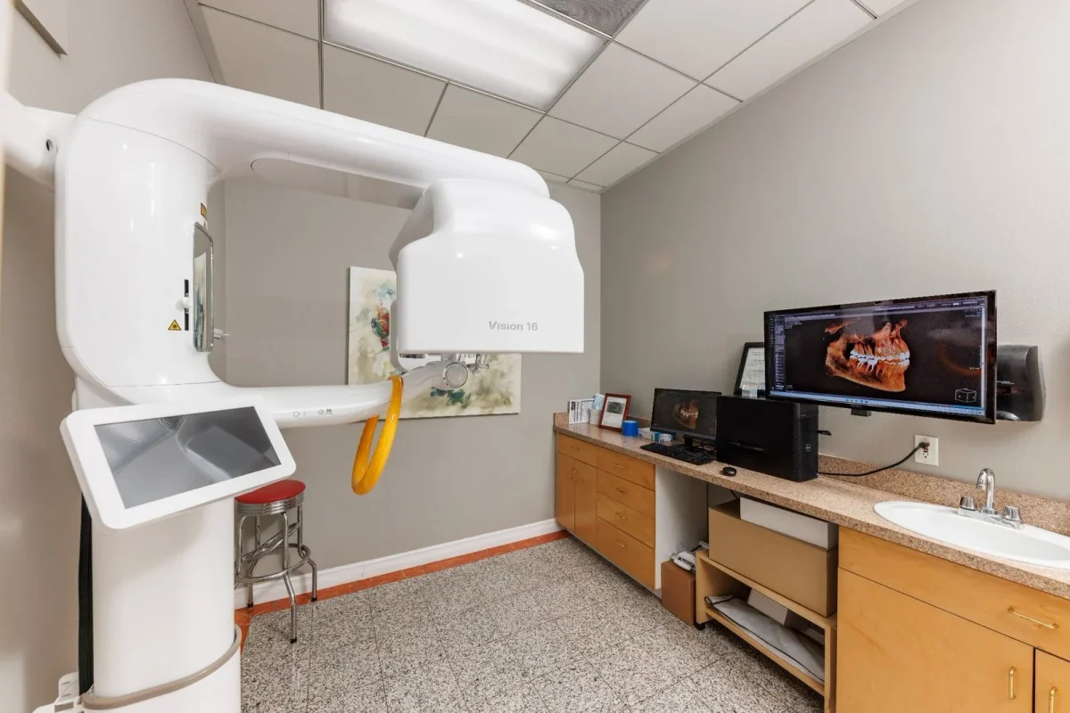 CBCT scanner and digital imaging equipment at Paradise Dental Group